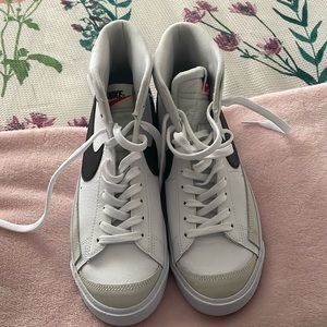 Worn once boys 7 fits women 8